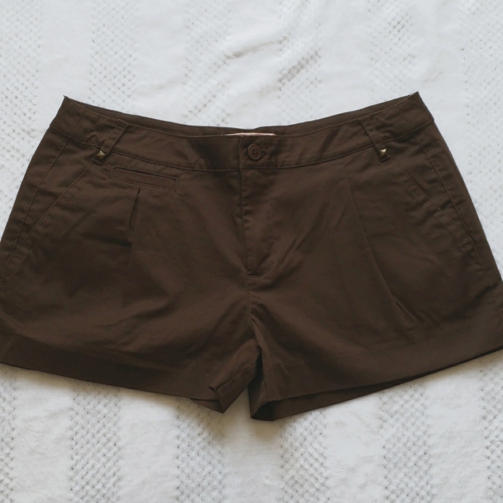 Essentiel Brown Shorts